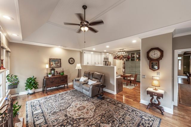 104 Carriage Way, Hendersonville, TN 37075