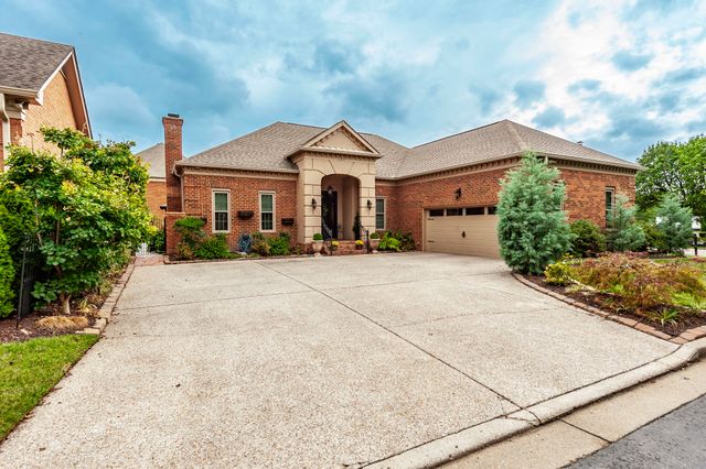 104 Carriage Way, Hendersonville, TN 37075