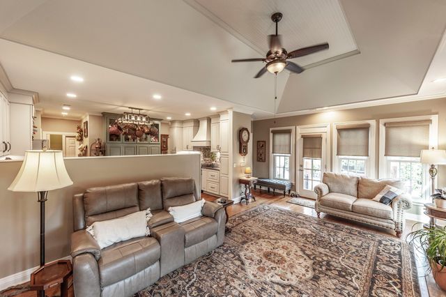 104 Carriage Way, Hendersonville, TN 37075