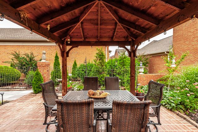 104 Carriage Way, Hendersonville, TN 37075