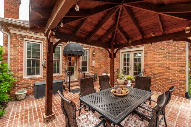 104 Carriage Way, Hendersonville, TN 37075