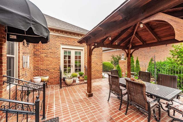 104 Carriage Way, Hendersonville, TN 37075