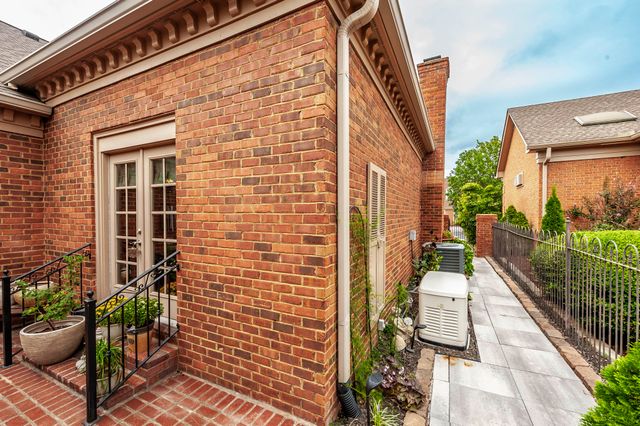 104 Carriage Way, Hendersonville, TN 37075