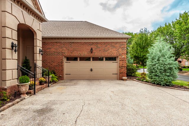 104 Carriage Way, Hendersonville, TN 37075