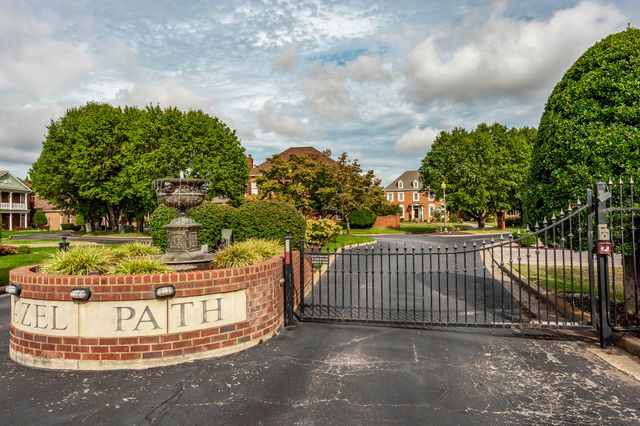 104 Carriage Way, Hendersonville, TN 37075