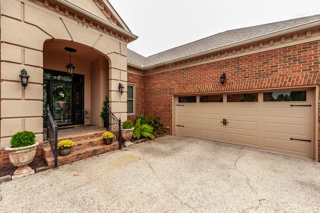 104 Carriage Way, Hendersonville, TN 37075