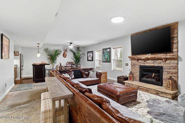 13810 Fancy Gap Dr, Louisville, KY 40299