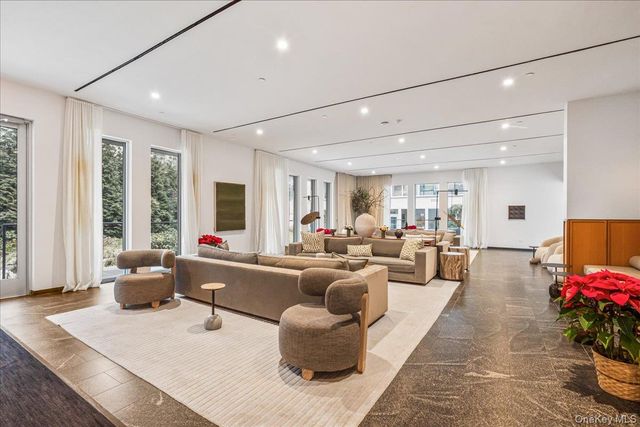 133-36 37th Avenue 5E, Flushing, NY 11354