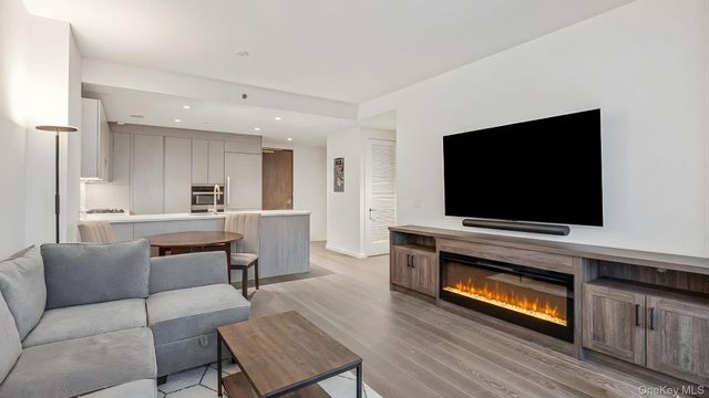 133-36 37th Avenue 5E, Flushing, NY 11354