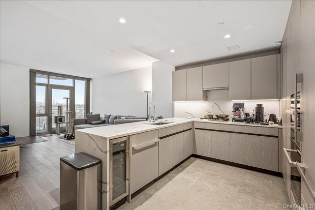 133-36 37th Avenue 5E, Flushing, NY 11354