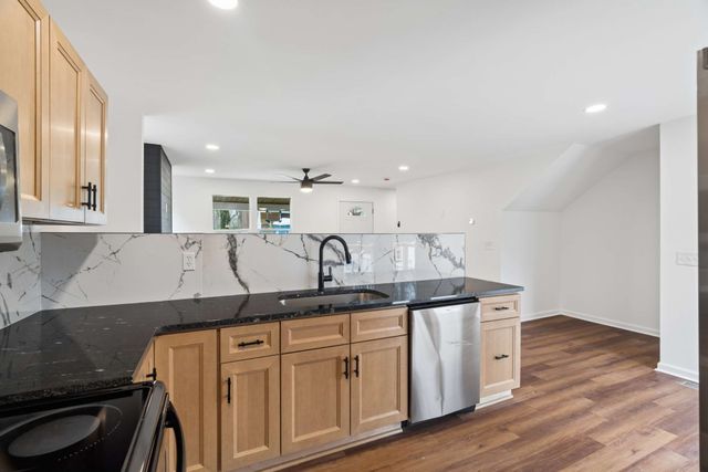 2402 Buchanan St, Nashville, TN 37208