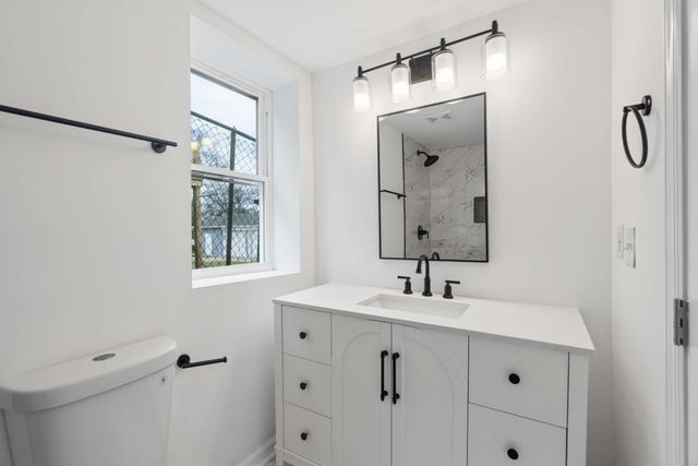 2402 Buchanan St, Nashville, TN 37208