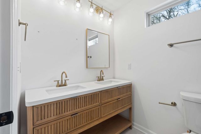 2402 Buchanan St, Nashville, TN 37208