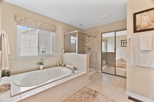 1225 Mallard Lane, Hoffman Estates, IL 60192