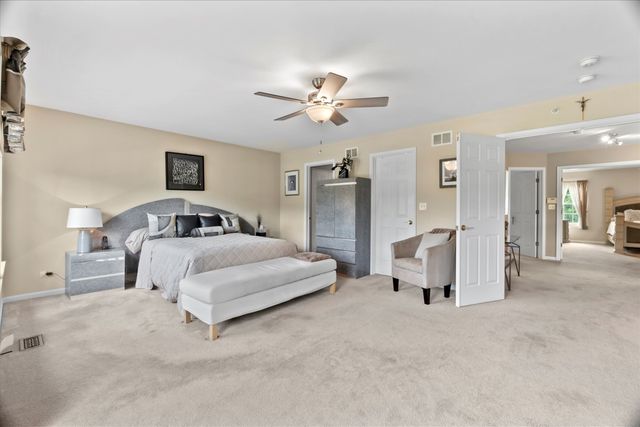 1225 Mallard Lane, Hoffman Estates, IL 60192