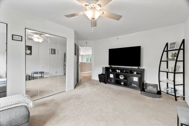 1225 Mallard Lane, Hoffman Estates, IL 60192