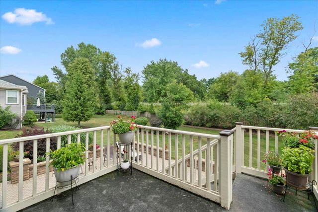 1225 Mallard Lane, Hoffman Estates, IL 60192