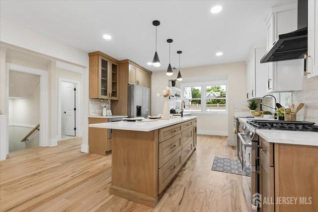 91 Lawrence Avenue, Highland Park, NJ 08904
