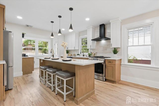 91 Lawrence Avenue, Highland Park, NJ 08904