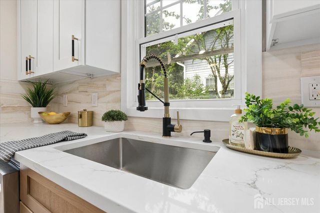 91 Lawrence Avenue, Highland Park, NJ 08904