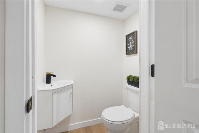 91 Lawrence Avenue, Highland Park, NJ 08904