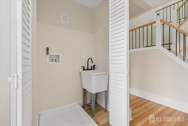 91 Lawrence Avenue, Highland Park, NJ 08904