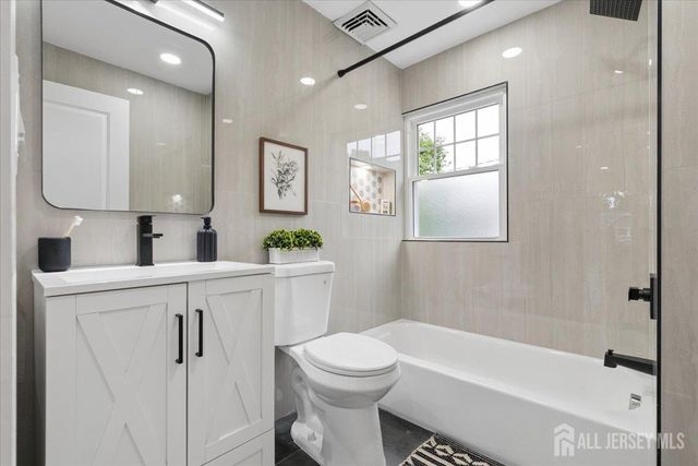 91 Lawrence Avenue, Highland Park, NJ 08904