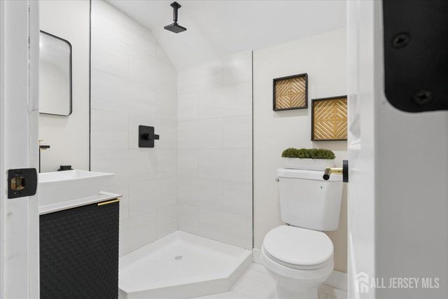 91 Lawrence Avenue, Highland Park, NJ 08904