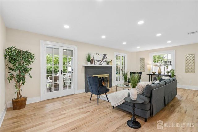 91 Lawrence Avenue, Highland Park, NJ 08904