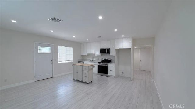 20210 Hartland Street, Winnetka, CA 91306