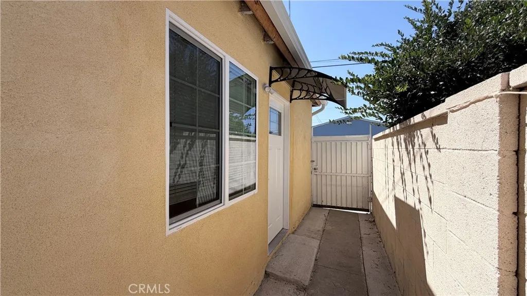 20210 Hartland Street, Winnetka, CA 91306