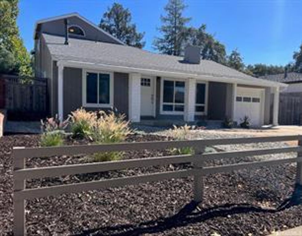 2083 Washington Avenue, Redwood City, CA 94061