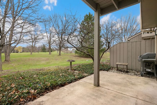 1331 Oak Hill Road, Lake Barrington, IL 60010