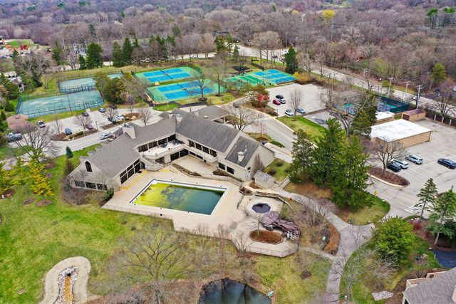 1331 Oak Hill Road, Lake Barrington, IL 60010