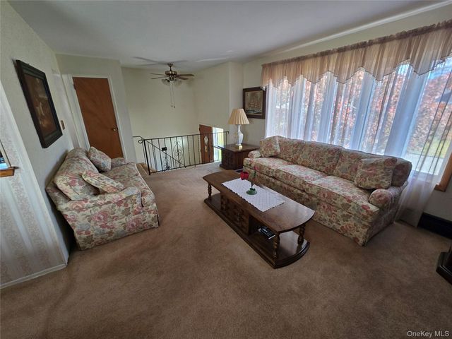 715 McCall Avenue, West Islip, NY 11795