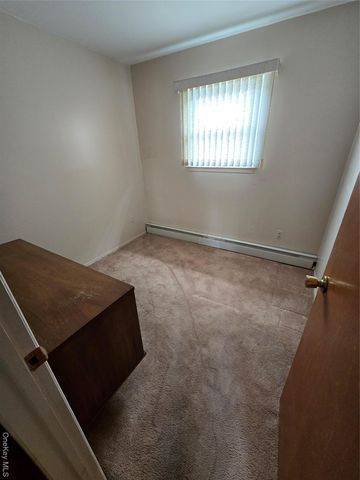 715 McCall Avenue, West Islip, NY 11795