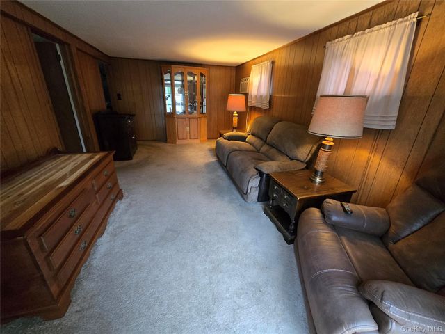 715 McCall Avenue, West Islip, NY 11795