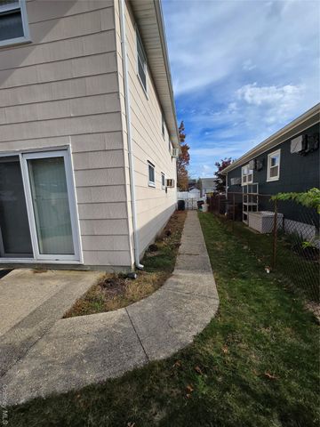 715 McCall Avenue, West Islip, NY 11795