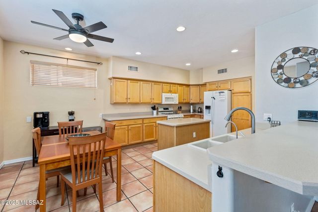 7831 E Solace Place, Tucson, AZ 85750