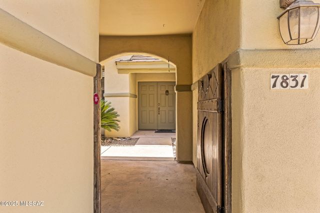 7831 E Solace Place, Tucson, AZ 85750