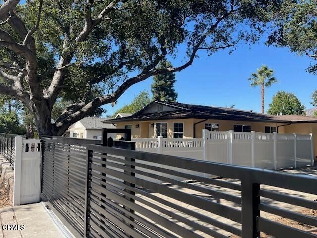 8209 Grenoble Street, Sunland (los Angeles), CA 91040