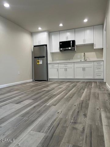 8209 Grenoble Street, Sunland (los Angeles), CA 91040