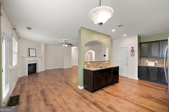 145 Back Cedar Lane, Warner Robins, GA 31093