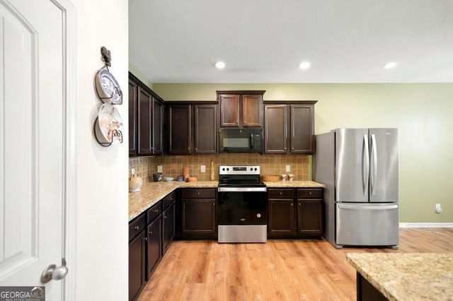 145 Back Cedar Lane, Warner Robins, GA 31093