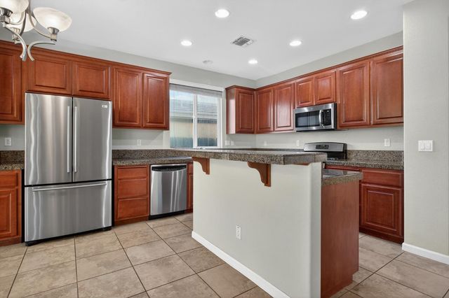 249 Gold King Dr, Valley Springs, CA 95252