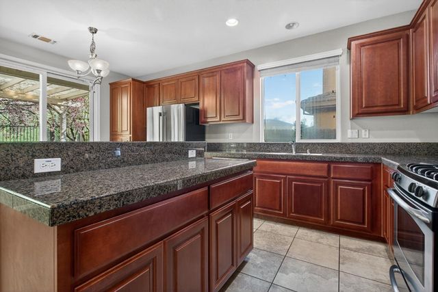 249 Gold King Dr, Valley Springs, CA 95252