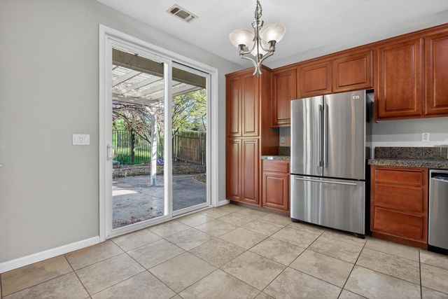 249 Gold King Dr, Valley Springs, CA 95252