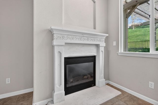 249 Gold King Dr, Valley Springs, CA 95252