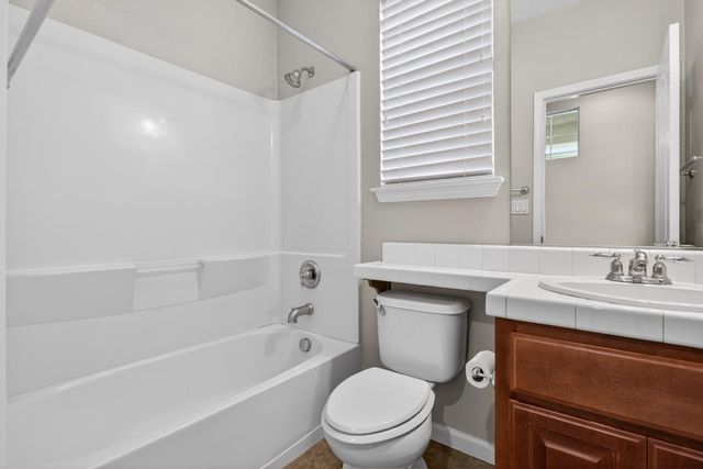 249 Gold King Dr, Valley Springs, CA 95252