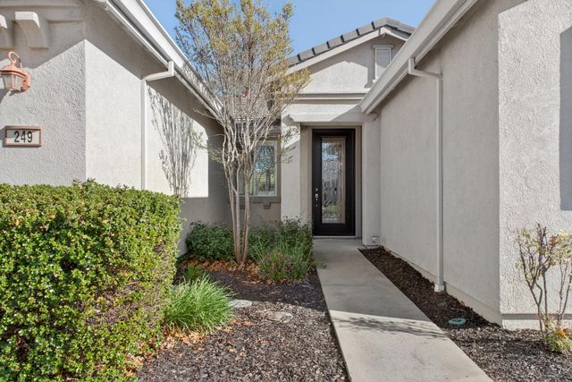 249 Gold King Dr, Valley Springs, CA 95252